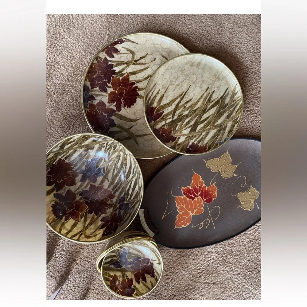 Floral Patterned Dinnerware Set - Picture 1 of 7